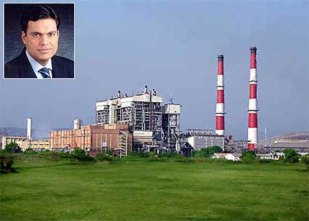Jindal Steel Plant, Sajjan Jindal (inset)